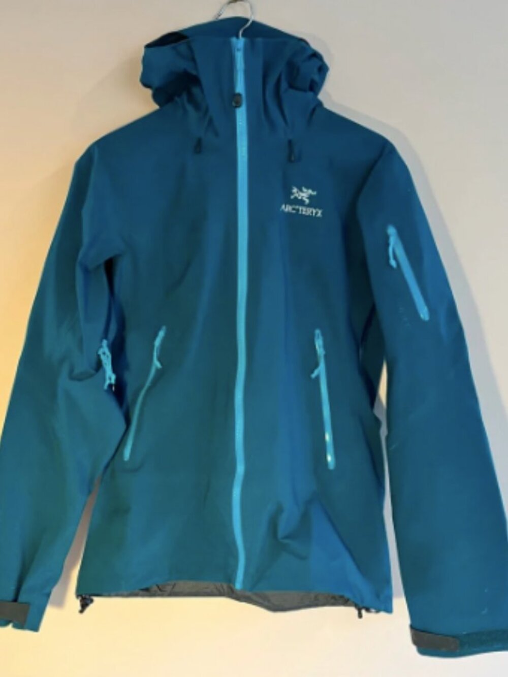 Women’s Arcteryx Beta SV Hard Shell - Medium